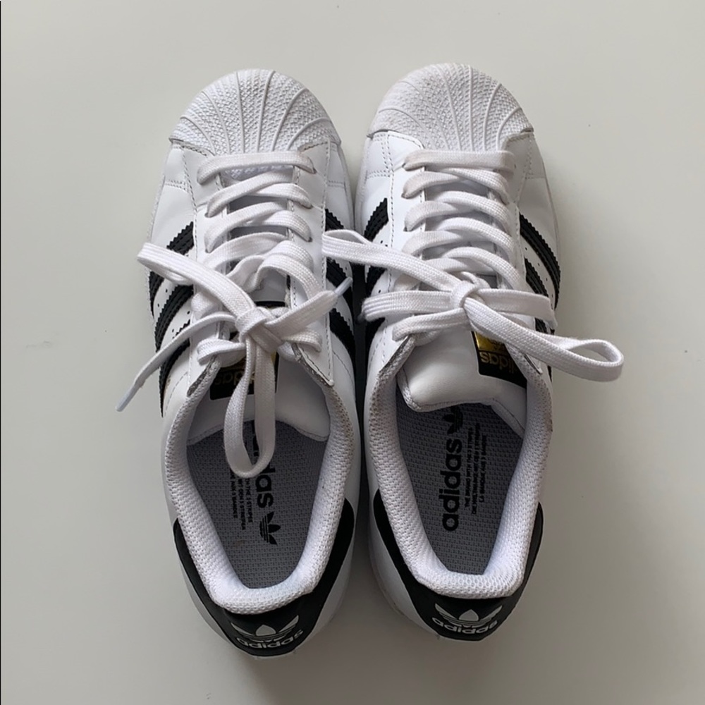 Women’s Adidas Superstars Size 6